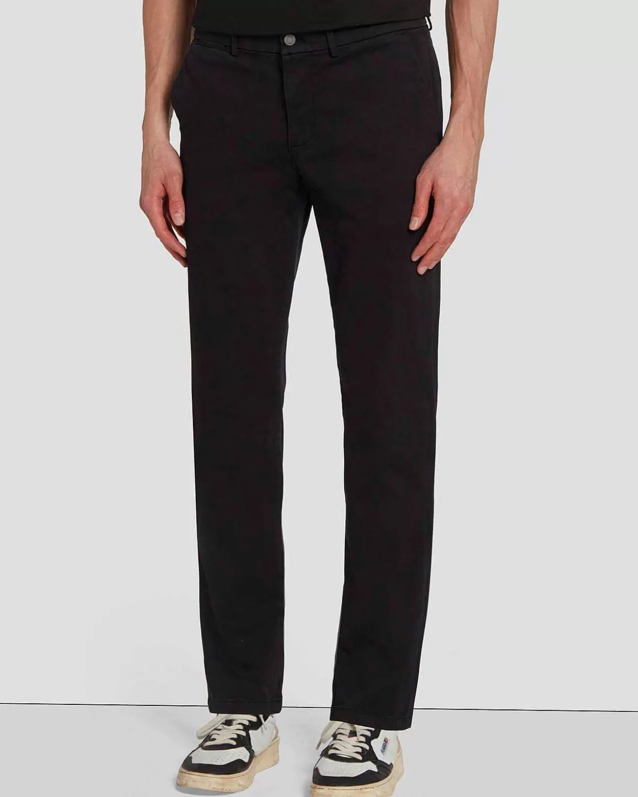 7 For All Mankind Luxe Performance Slimmy Tapered Chino In Schwarz Hot