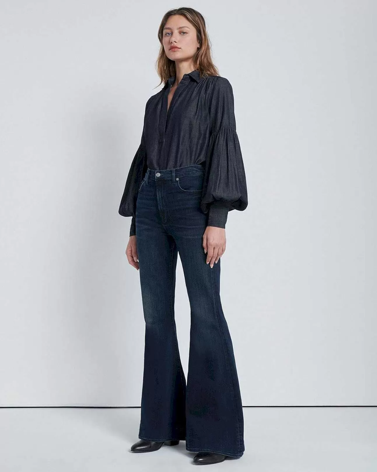 7 For All Mankind Mega Flare Jeans In Sonnenstrahl Outlet