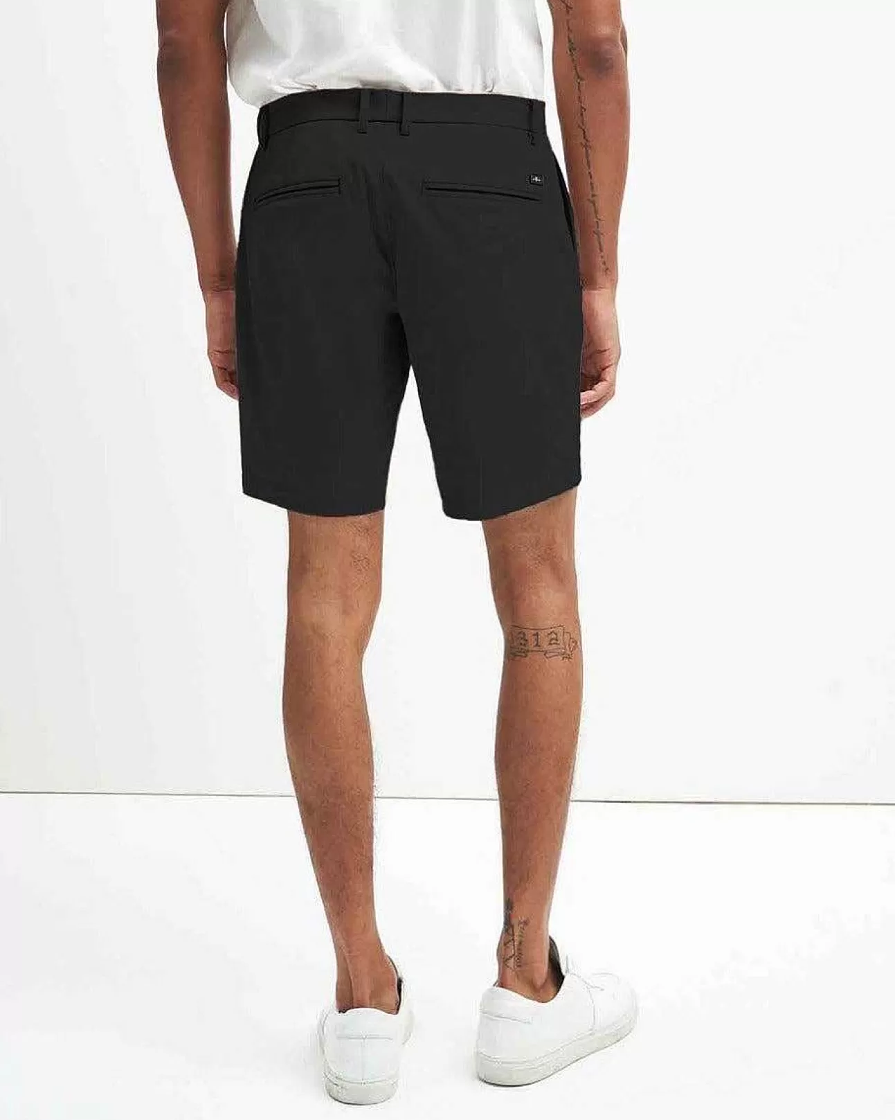 7 For All Mankind Tech Series Short In Schwarz Hot